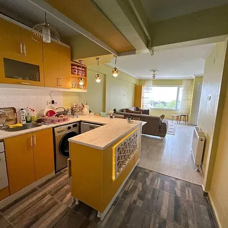 Διαμέρισμα شقة بإطلالة على الشاطئ والكورنيش 5 With And Sea View