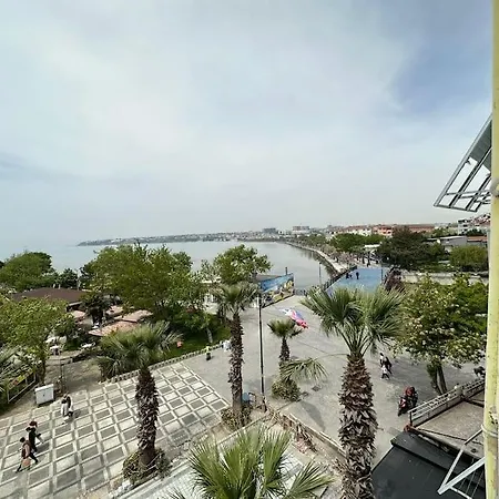 شقة بإطلالة على الشاطئ والكورنيش 5 With And Sea View Silivri